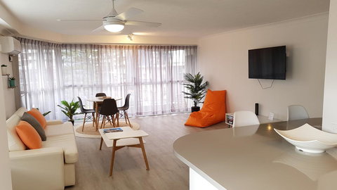 Surfers Chalet - Surfers Paradise Gold Coast 11