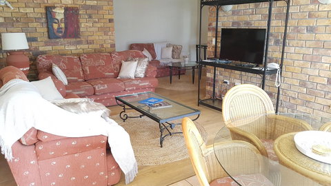Surfers Chalet - Surfers Paradise Gold Coast 24