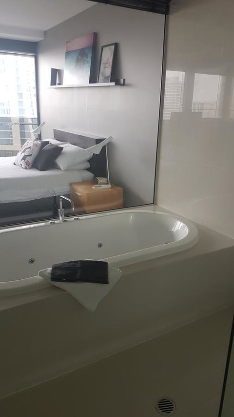 Circle Luxury Holidays - Surfers Paradise Gold Coast 17