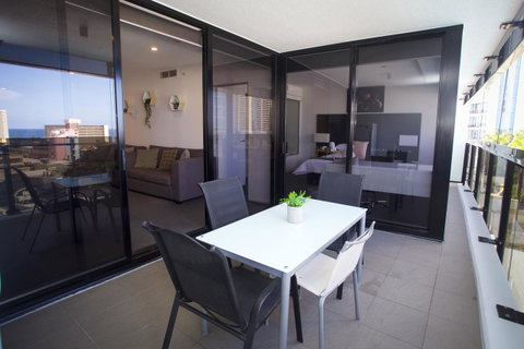 Circle Luxury Holidays - Surfers Paradise Gold Coast 3