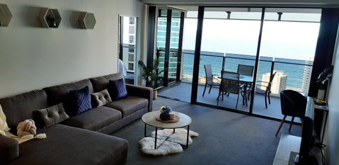 Circle Luxury Holidays - Surfers Paradise Gold Coast 14