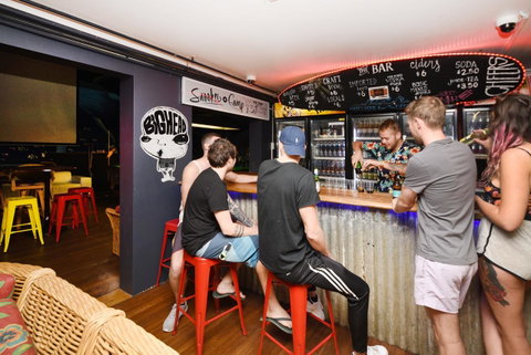 Backpackers In Paradise 18-35 Hostel - Surfers Paradise Gold Coast 13