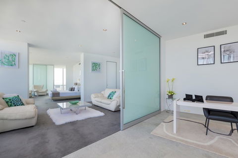 Q1 Resort & Spa - Official - Surfers Paradise Gold Coast 40
