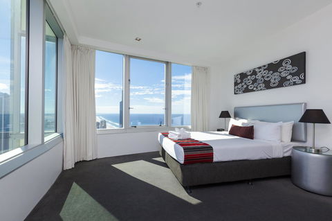 Q1 Resort & Spa - Official - Surfers Paradise Gold Coast 25