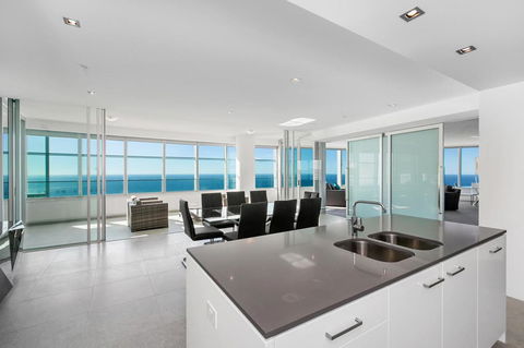 Q1 Resort & Spa - Official - Surfers Paradise Gold Coast 29