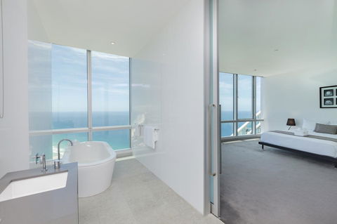 Q1 Resort & Spa - Official - Surfers Paradise Gold Coast 12