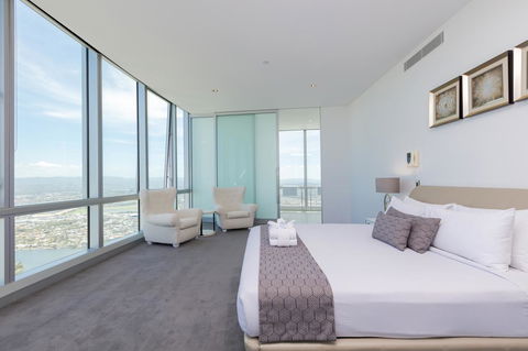 Q1 Resort & Spa - Official - Surfers Paradise Gold Coast 11