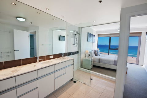 Reflections Tower Two - Surfers Paradise Gold Coast 23