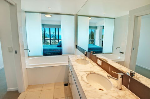 Reflections Tower Two - Surfers Paradise Gold Coast 14