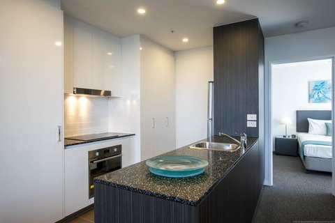 Synergy Broadbeach - Official - Surfers Paradise Gold Coast 1
