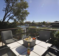 Bribie Island Canal Holiday Destination - Surfers Paradise Gold Coast