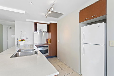 Beach Stay - Ocean & Riverview Resort Chevron Renaissance Central Surfers Paradise - Surfers Paradise Gold Coast 5