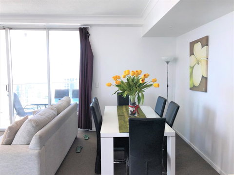 Beach Stay - Ocean & Riverview Resort Chevron Renaissance Central Surfers Paradise - Surfers Paradise Gold Coast 4