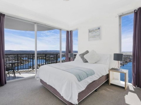 Beach Stay - Ocean & Riverview Resort Chevron Renaissance Central Surfers Paradise - Surfers Paradise Gold Coast 1