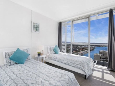 Beach Stay - Ocean & Riverview Resort Chevron Renaissance Central Surfers Paradise - Surfers Paradise Gold Coast 2