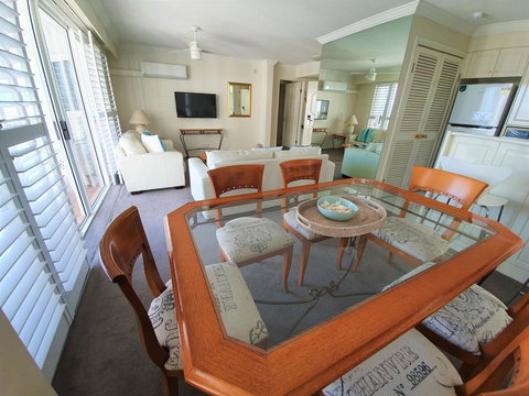 Broadbeach Holiday Apartments - Surfers Paradise Gold Coast 15