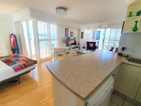 Broadbeach Holiday Apartments - Surfers Paradise Gold Coast 9