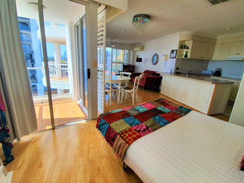 Broadbeach Holiday Apartments - Surfers Paradise Gold Coast 25