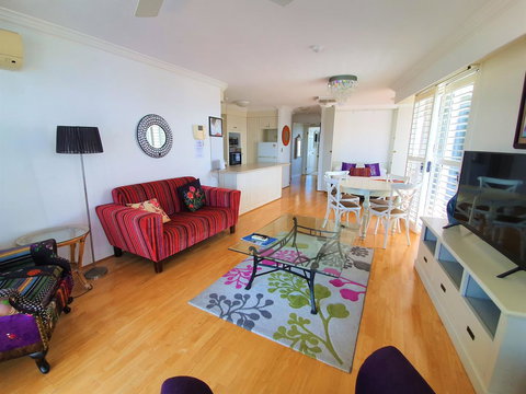 Broadbeach Holiday Apartments - Surfers Paradise Gold Coast 22