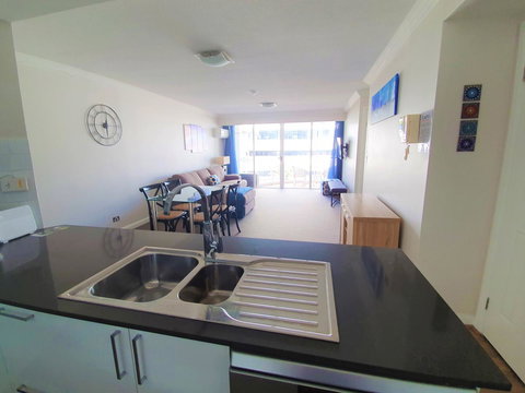 Broadbeach Holiday Apartments - Surfers Paradise Gold Coast 11