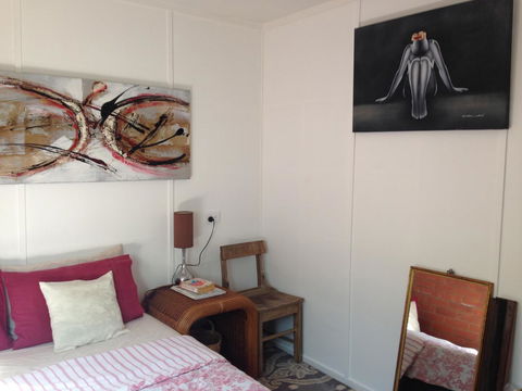XYL Pets Friendly Seaside Boutique Guesthouse - Surfers Paradise Gold Coast 13