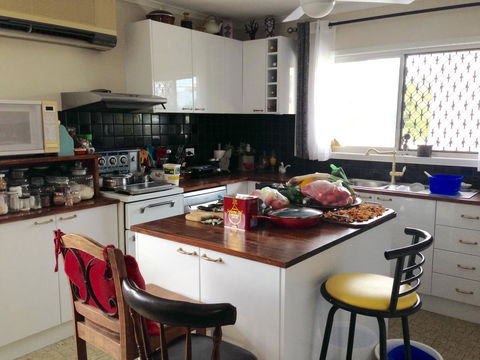 XYL Pets Friendly Seaside Boutique Guesthouse - Surfers Paradise Gold Coast 2