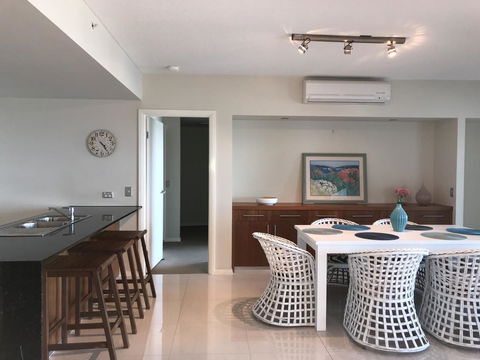 Proximity Waterfront Apartments - Surfers Paradise Gold Coast 23
