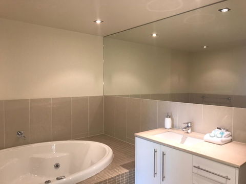 Proximity Waterfront Apartments - Surfers Paradise Gold Coast 12