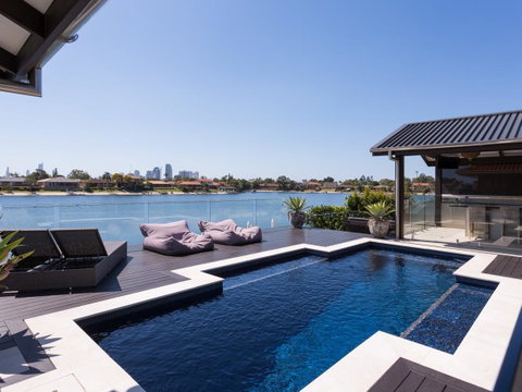 Rumrunner Resort - Surfers Paradise Gold Coast 4