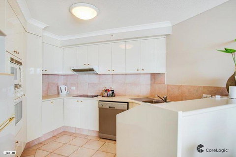 APR Private SUITES MOROC By The Beach - Surfers Paradise Gold Coast 27