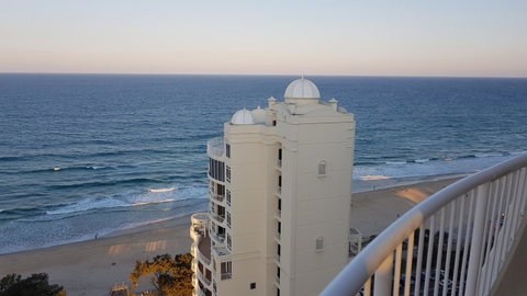 APR Private SUITES MOROC By The Beach - Surfers Paradise Gold Coast 21