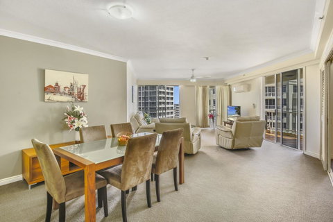 APR Private SUITES MOROC By The Beach - Surfers Paradise Gold Coast 23