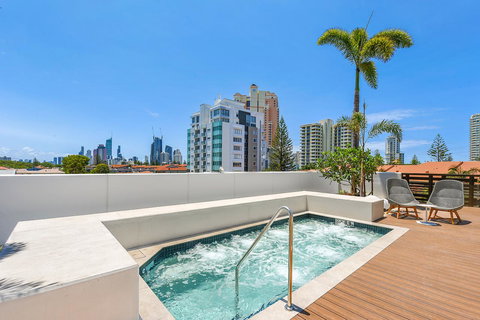 Qube Broadbeach Ocean View Apartments - Surfers Paradise Gold Coast 13