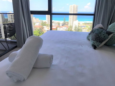 Qube Broadbeach Ocean View Apartments - Surfers Paradise Gold Coast 20