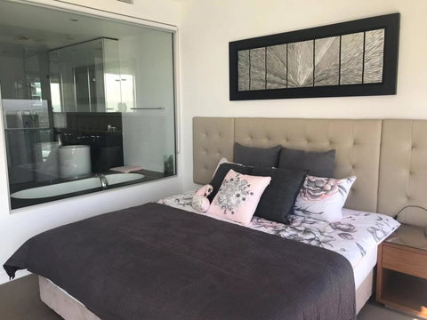 Luxury 3 Bedroom In Heart Of Broadbeach - Surfers Paradise Gold Coast 16