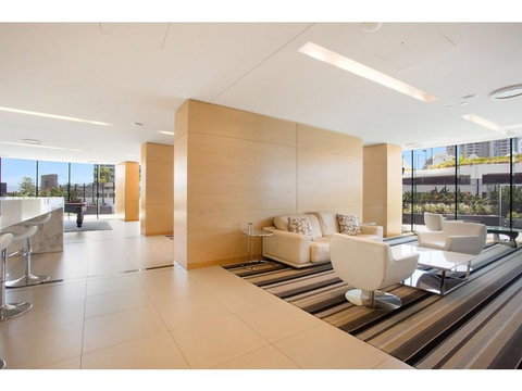 Luxury 3 Bedroom In Heart Of Broadbeach - Surfers Paradise Gold Coast 8