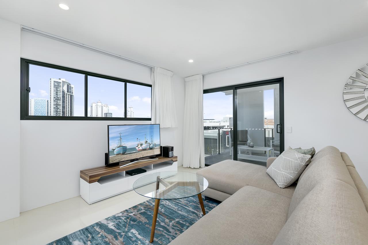 Broadbeach Waters QLD Surfers Paradise Gold Coast