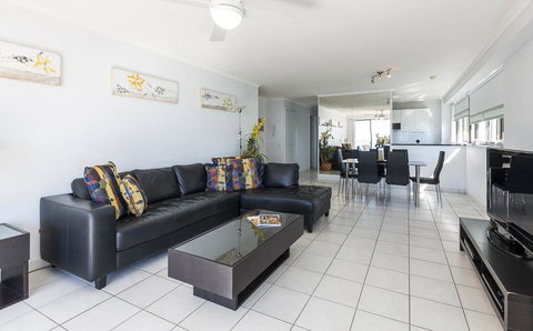 South Pacific Plaza - Official - Surfers Paradise Gold Coast 18
