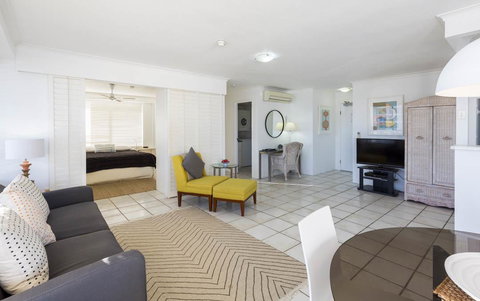 South Pacific Plaza - Official - Surfers Paradise Gold Coast 25
