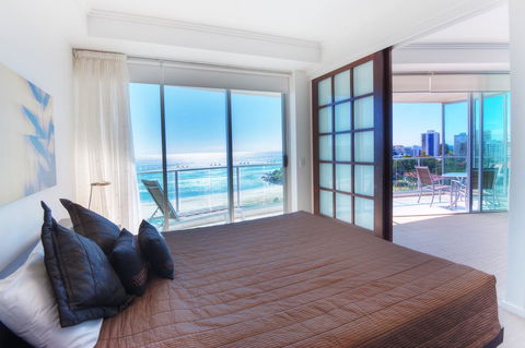 Reflection On The Sea - Surfers Paradise Gold Coast 44