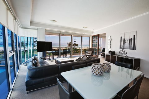 Reflection On The Sea - Surfers Paradise Gold Coast 40