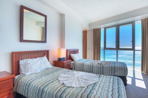 Reflection On The Sea - Surfers Paradise Gold Coast 7