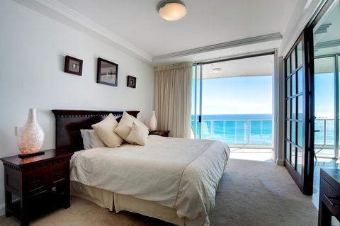 Reflection On The Sea - Surfers Paradise Gold Coast 38