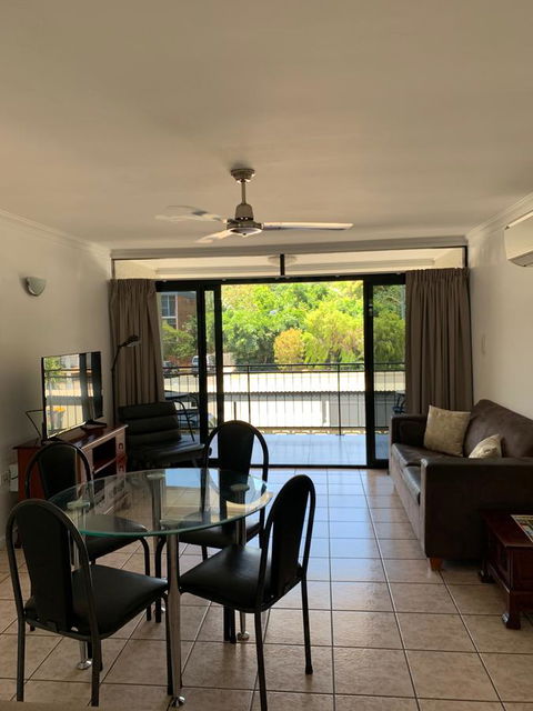 Townsville Holiday Apartments - Surfers Paradise Gold Coast 2