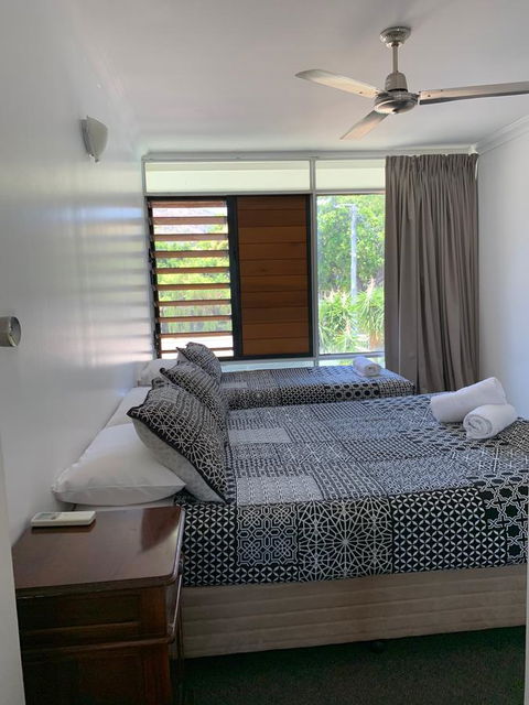Townsville Holiday Apartments - Surfers Paradise Gold Coast 4