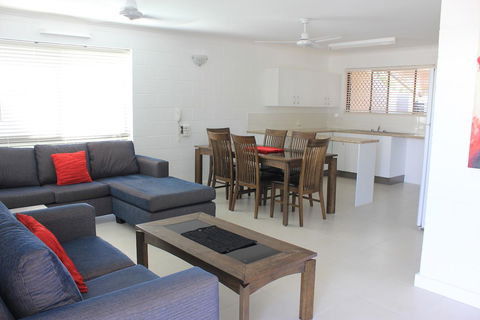 Townsville Holiday Apartments - Surfers Paradise Gold Coast 9