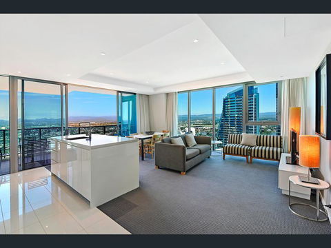 H Star Residences-- Paradise Stayz - Surfers Paradise Gold Coast 2