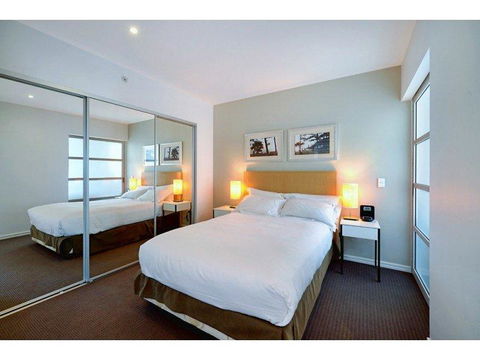 H Star Residences-- Paradise Stayz - Surfers Paradise Gold Coast 8
