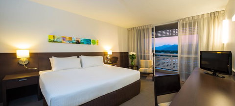 Cairns Harbourside Hotel - Surfers Paradise Gold Coast 3