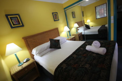 Aruba Beach Resort - Surfers Paradise Gold Coast 1